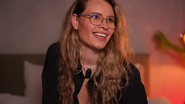 BrandyWhite online show from 9, 5, 2026
