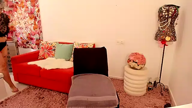 Milf-Ella online show from 11, 5, 2026