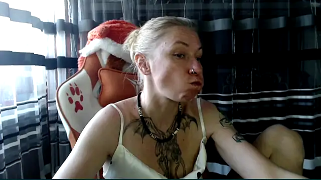 cold lollipop online show from 21, 4, 2026