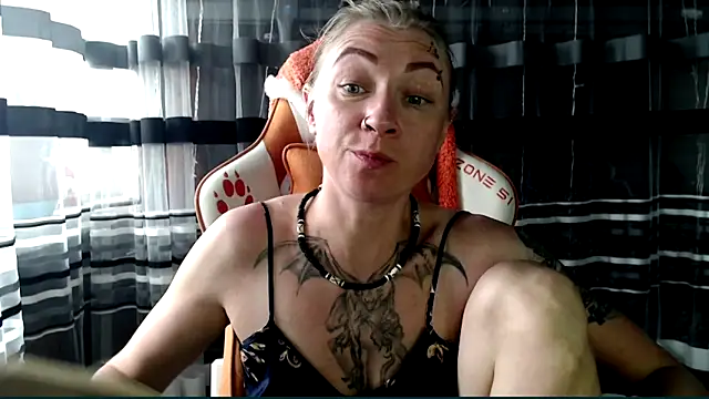 cold lollipop online show from 15, 4, 2026