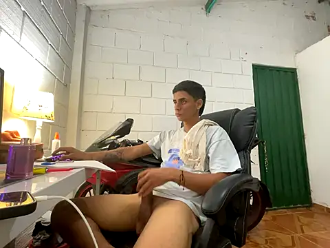 Max TheHorseDick online show from 20, 11, 2025