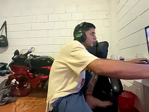 Max TheHorseDick online show from 3, 12, 2025