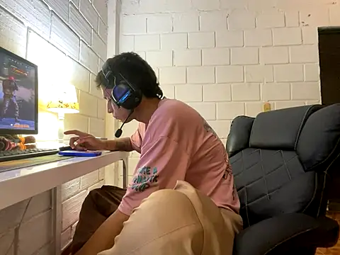 Max TheHorseDick online show from 3, 11, 2025