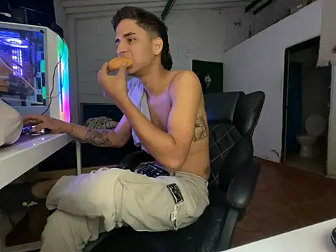 Max TheHorseDick online show from 25, 3, 2026