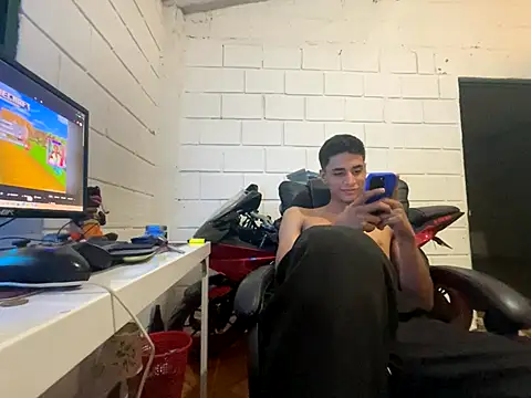 Max TheHorseDick online show from 23, 10, 2025