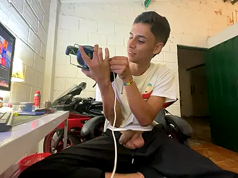 Max TheHorseDick online show from 11, 11, 2025