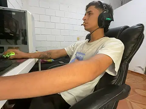 Max TheHorseDick online show from 23, 4, 2026