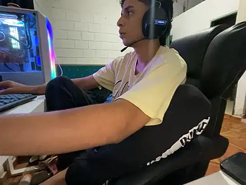 Max TheHorseDick online show from 4, 4, 2026