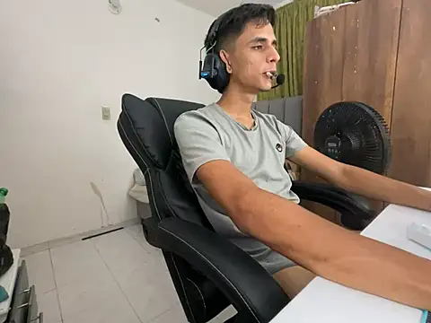 Max TheHorseDick online show from 16, 1, 2025