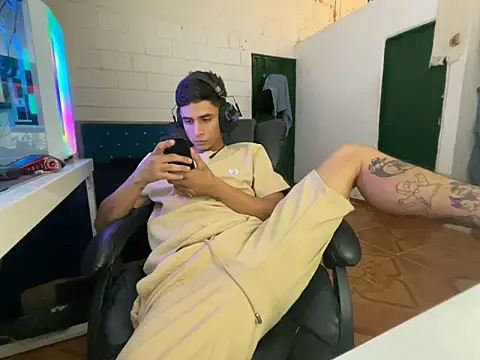 Max TheHorseDick online show from 12, 3, 2026