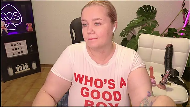 Snapshot of MargotGrey chatting on 11, 7, 2026 MargotGrey online show from 11, 7, 2026