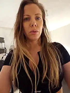 Snapshot of novaforyou1 chatting on 30, 10, 2025 novaforyou1 online show from 30, 10, 2025