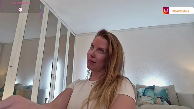 Snapshot of novaforyou1 chatting on 8, 10, 2025 novaforyou1 online show from 8, 10, 2025