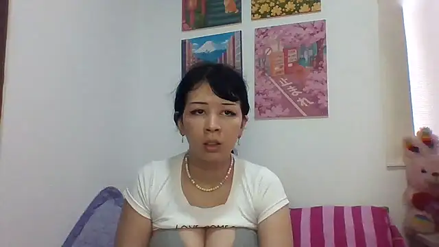 Haru Queenn online show from 10, 9, 2025