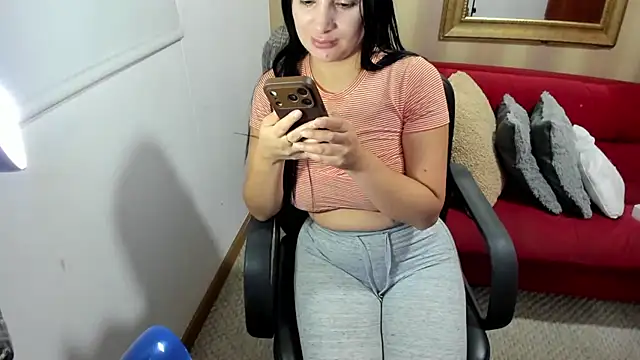 Snapshot of NicolettColin chatting on 15, 7, 2026 NicolettColin online show from 15, 7, 2026