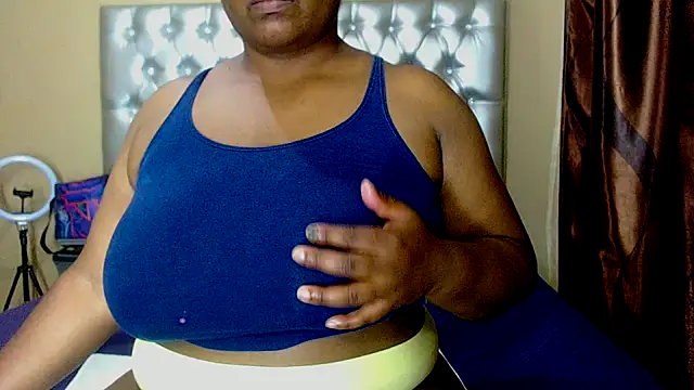 missboobsxx online show from 28, 10, 2025