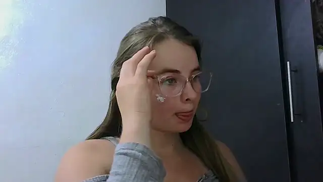 HellenMiyer1111 online show from 21, 4, 2026