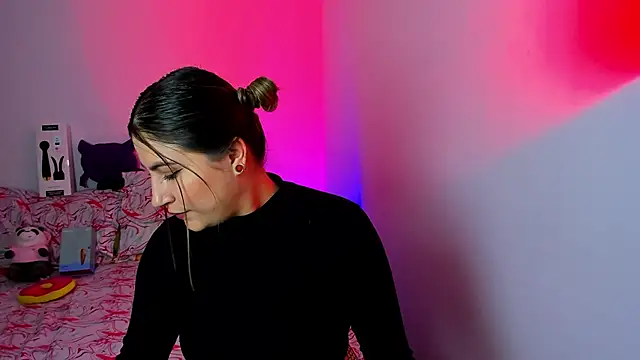 amelie collins online show from 6, 3, 2025