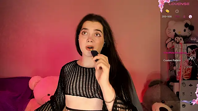 YsabellViveris online show from 10, 10, 2025