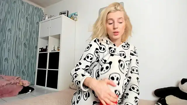 KenzieDawton online show from 8, 11, 2025