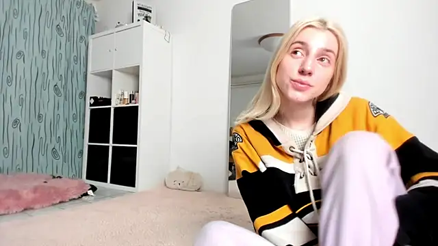 KenzieDawton online show from 7, 12, 2024
