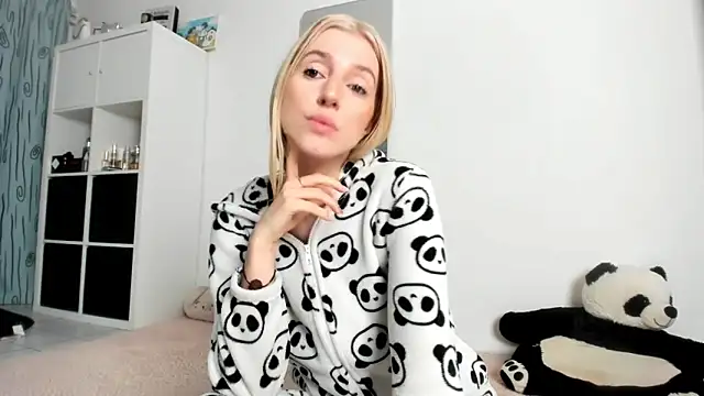 KenzieDawton online show from 26, 10, 2025