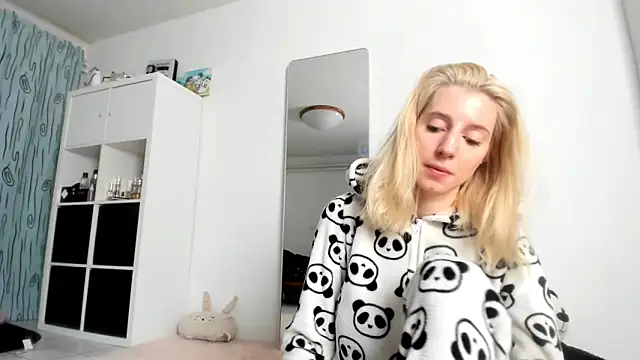 KenzieDawton online show from 12, 10, 2025