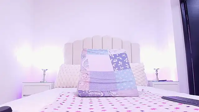 raven lilith  online show from 31, 10, 2025