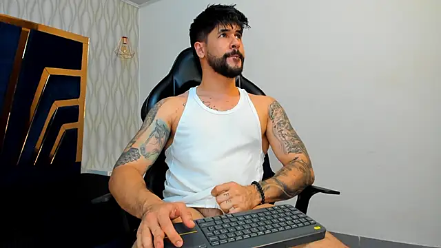 Snapshot of Petesevans chatting on 16, 9, 2025 Petesevans online show from 16, 9, 2025