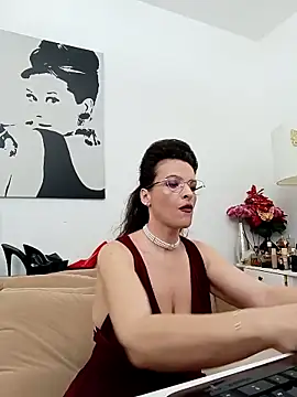 Snapshot of RebeccaNoble chatting on 8, 5, 2026 RebeccaNoble online show from 8, 5, 2026