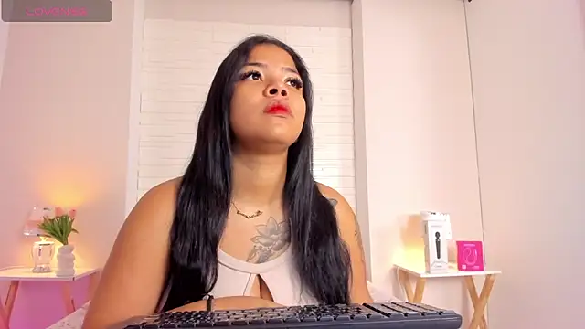 SophiaaStone online show from 22, 4, 2026