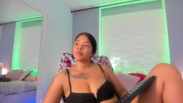 SophiaaStone online show from 15, 12, 2025