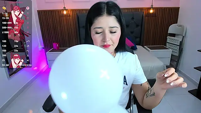 BIANCAROY1 online show from 4, 7, 2026