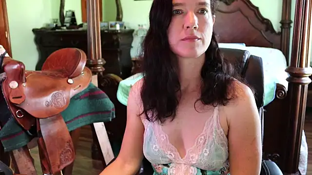 Snapshot of thornburyrose chatting on 3, 5, 2026 thornburyrose online show from 3, 5, 2026
