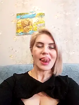 JennyOMay online show from 5, 1, 2025