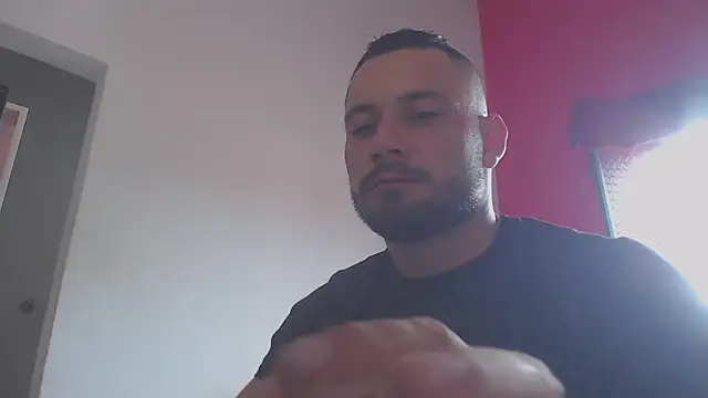 Snapshot of body_x29 chatting on 4, 3, 2025 body x29 online show from 4, 3, 2025