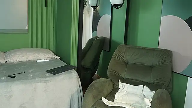 kelly thomson online show from 2, 4, 2026