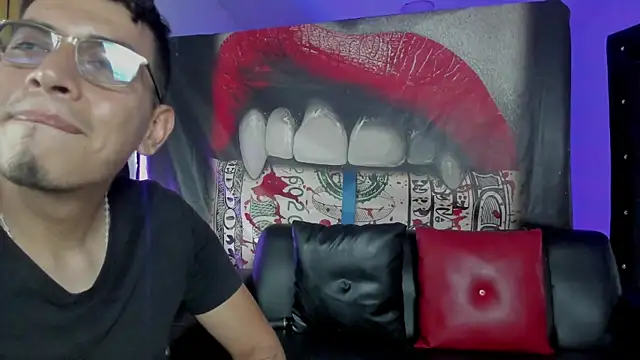 Snapshot of Strongernastyx chatting on 16, 11, 2025 Strongernastyx online show from 16, 11, 2025