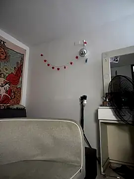 Snapshot of kiaraglam2 chatting on 13, 11, 2025 kiaraglam2 online show from 13, 11, 2025