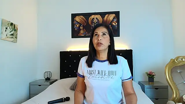 Shanon mature online show from 9, 4, 2026