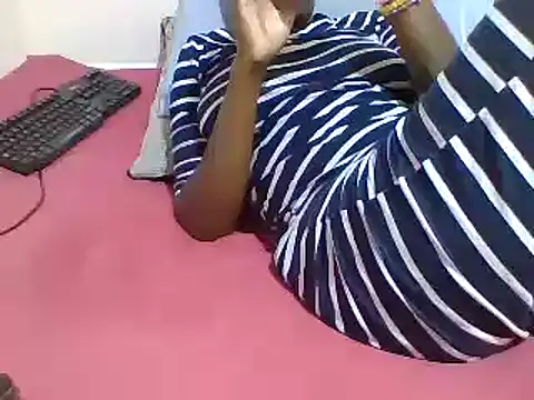 sweetelle09 online show from 9, 3, 2025