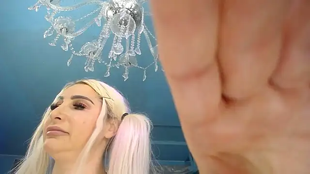 ADRIANNA FOX online show from 29, 11, 2025