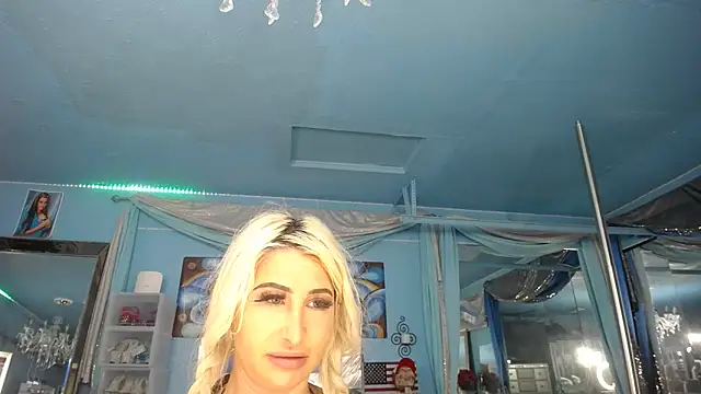 ADRIANNA FOX online show from 28, 3, 2026