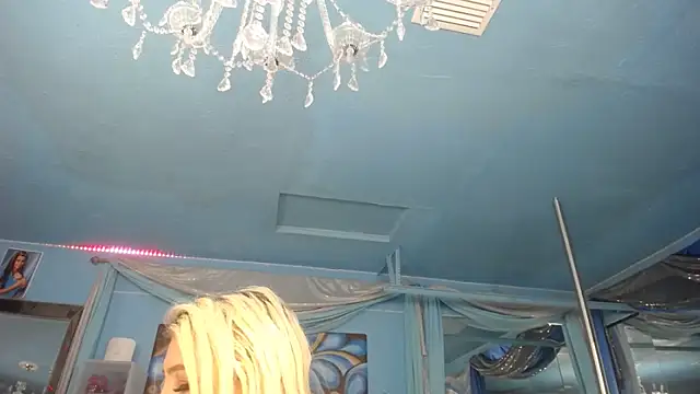 Snapshot of ADRIANNA_FOX chatting on 20, 6, 2026 ADRIANNA FOX online show from 20, 6, 2026