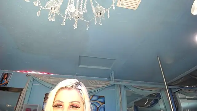 ADRIANNA FOX online show from 16, 9, 2025