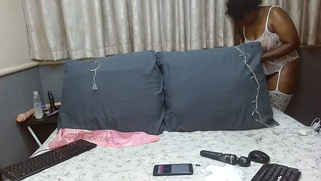 NaughtySisters online show from 28, 11, 2025