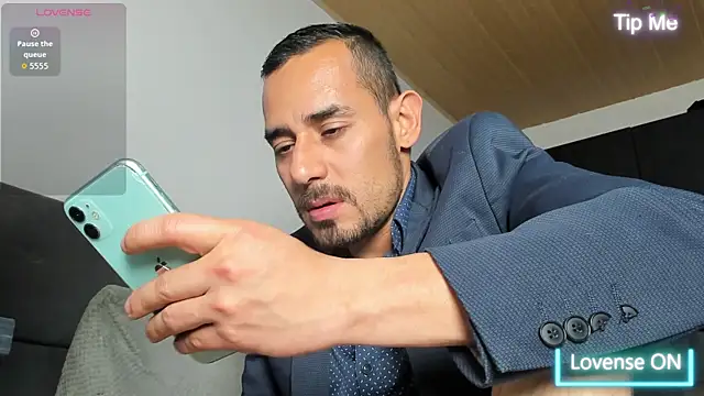 jhonyalzate2 online show from 10, 7, 2026
