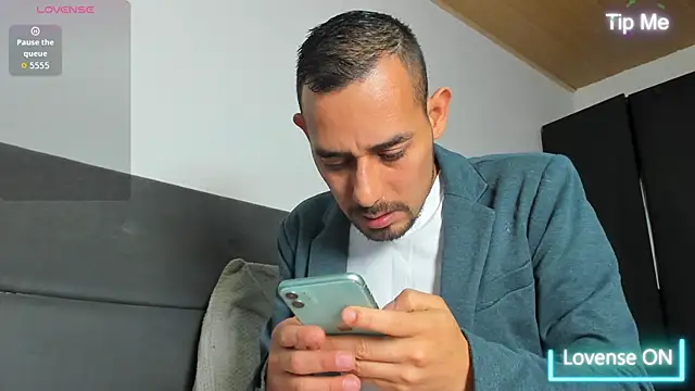 jhonyalzate2 online show from 22, 6, 2026