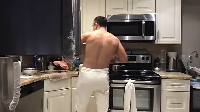 Snapshot of BigGuyMuscle chatting on 9, 6, 2026 BigGuyMuscle online show from 9, 6, 2026
