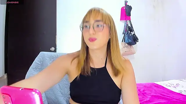 Snapshot of andrea_hills chatting on 20, 5, 2026 andrea hills online show from 20, 5, 2026
